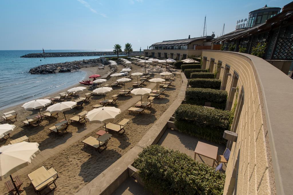 Hotel Riviera Dei Fiori San Lorenzo al Mare Zewnętrze zdjęcie